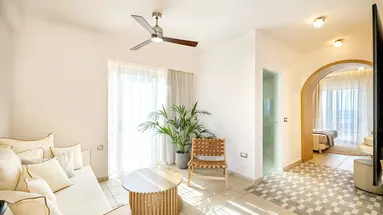 Maravel Star Art Hotel