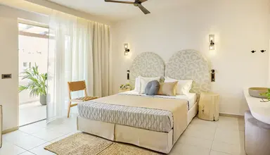 Maravel Star Art Hotel