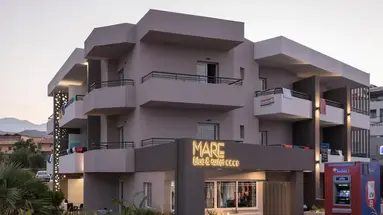 Mare Blue & Suites