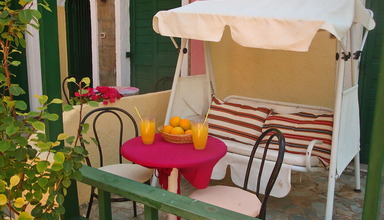Maria Flora Apartments