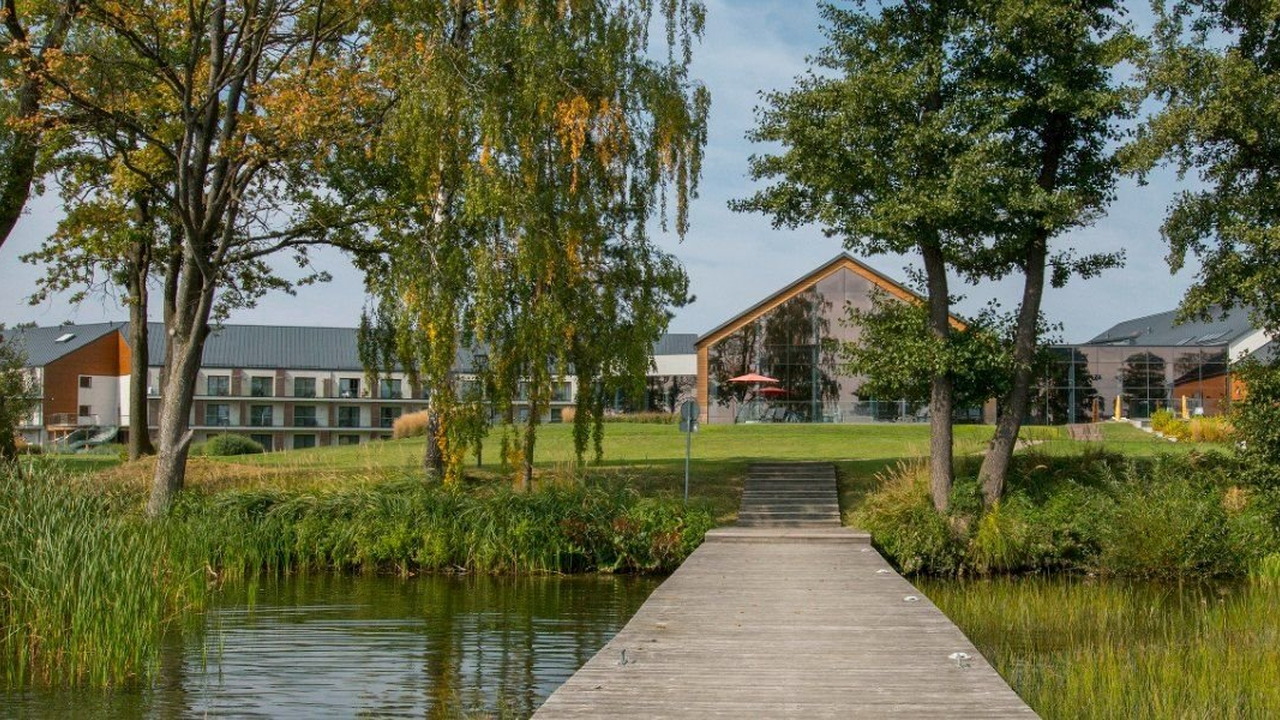 Marina Club