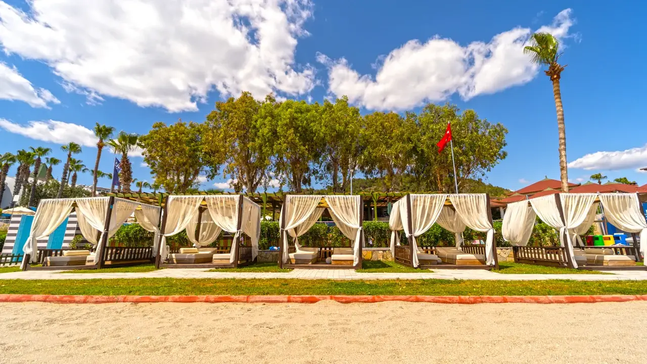Marvida Palmeras Pascha Holiday Village