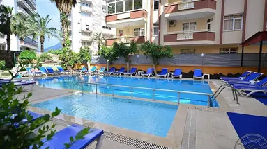 Max Nova