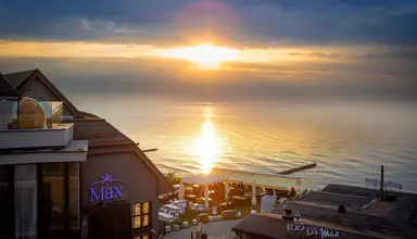 Max (Ustronie Morskie)