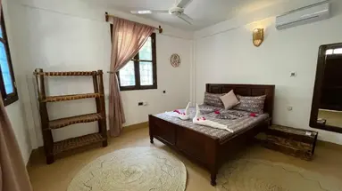 Max (Zanzibar)