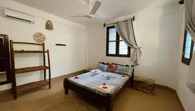Max (Zanzibar)