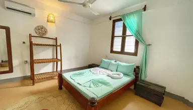 Max (Zanzibar)