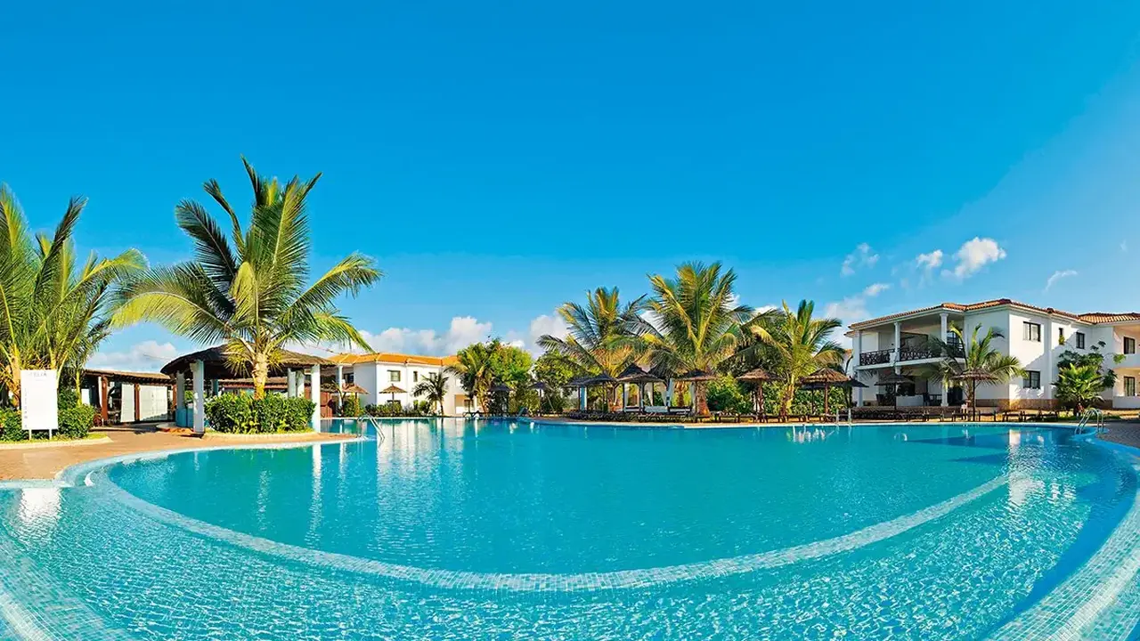 Melia Tortuga Beach Resort
