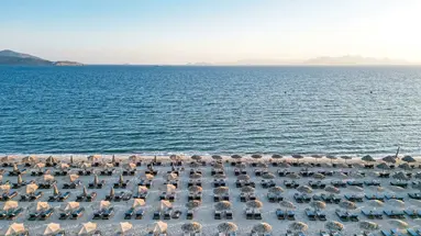 Meni Beach
