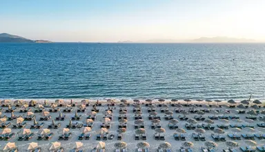 Meni Beach