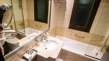 Mercure Hotel & Apartments