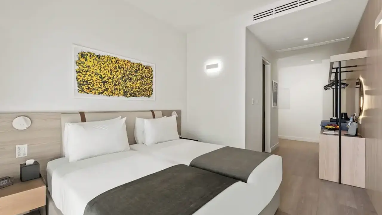 Mercure Larnaca Finikoudes Beach