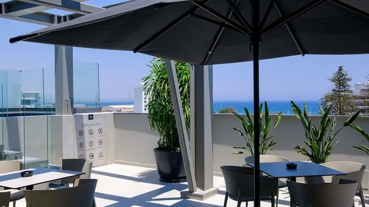 Mercure Larnaca Finikoudes Beach