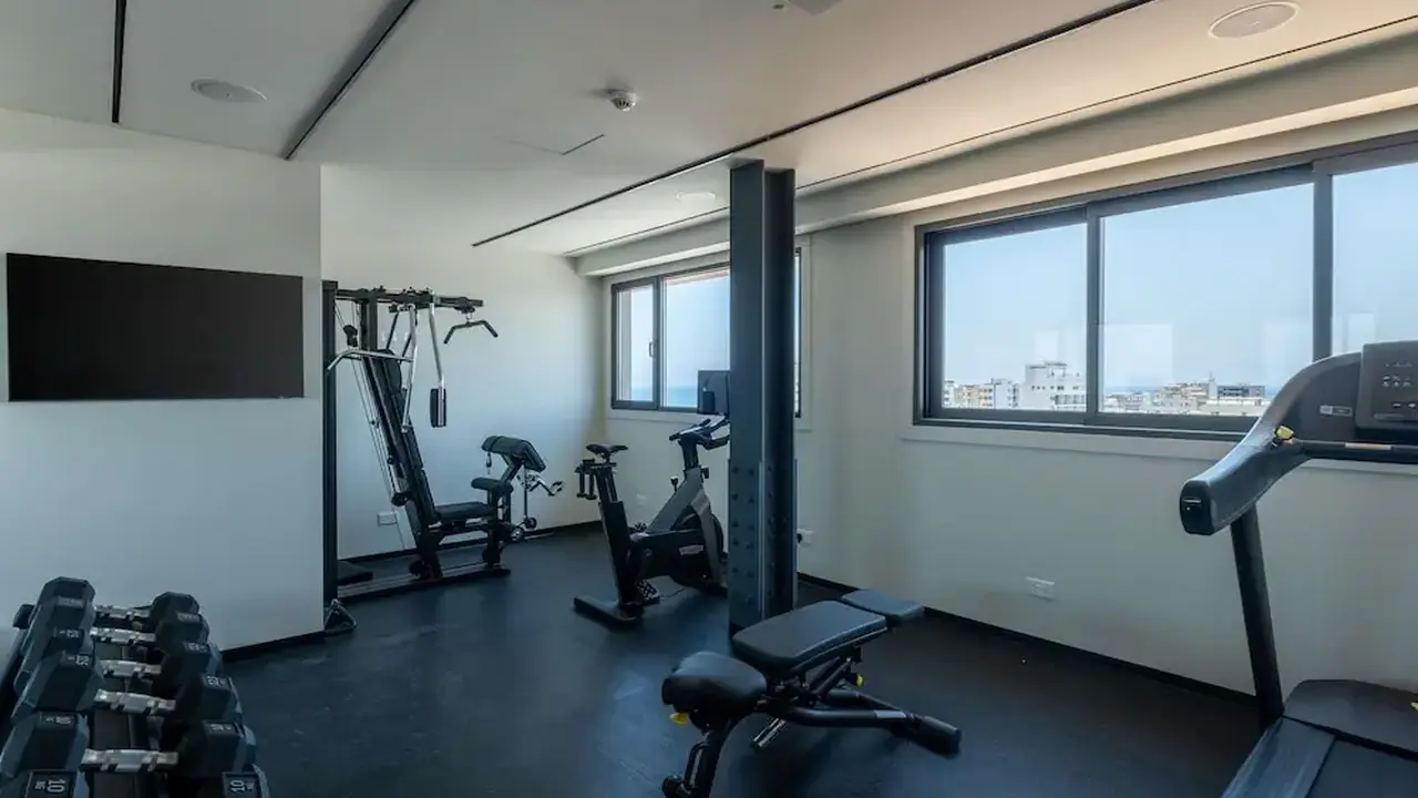 Mercure Larnaca Finikoudes Beach