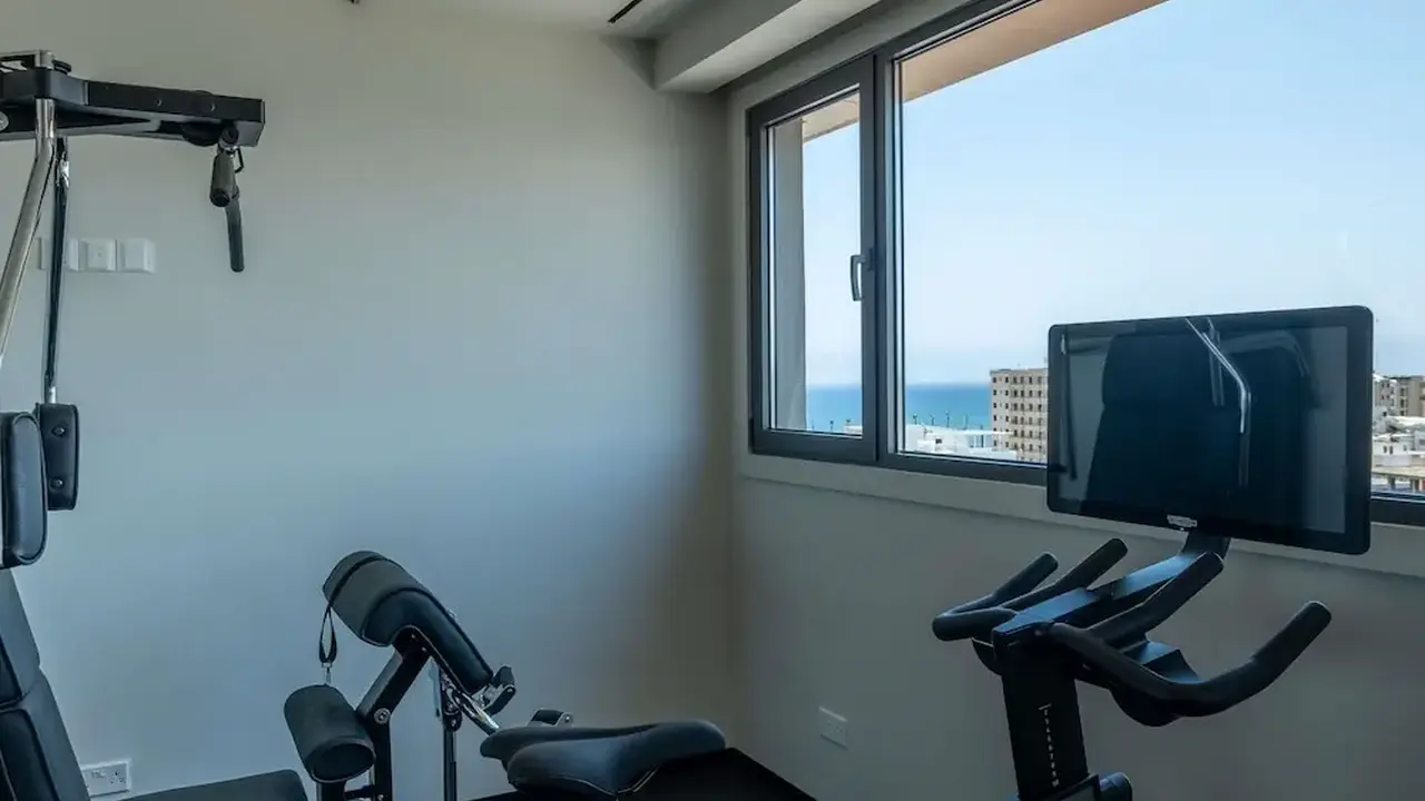 Mercure Larnaca Finikoudes Beach