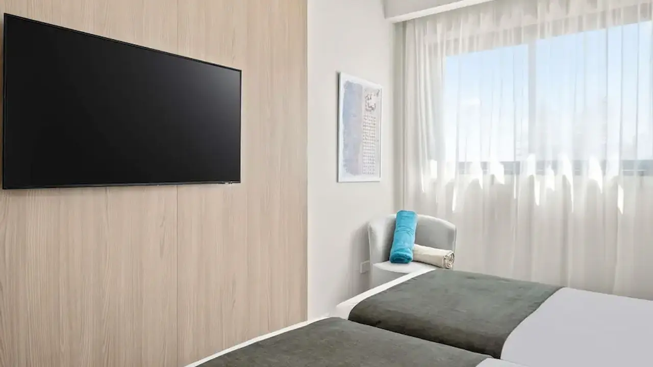 Mercure Larnaca Finikoudes Beach