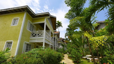Merril's I Beach Resort