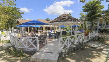 Merril's II Beach Resort