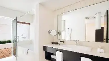 Metropolitan by Como