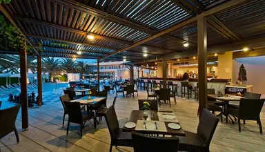 Minos Aparthotel