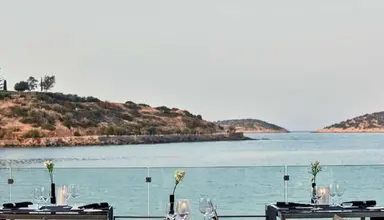 Minos Beach Art