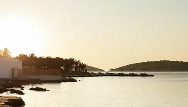 Minos Beach Art