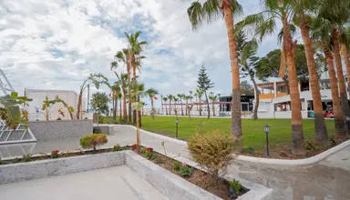 Mira Meridia Beach Resort