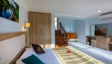 Mira Meridia Beach Resort