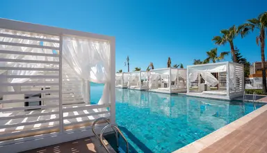 Mira Meridia Beach Resort
