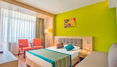 Mira Meridia Beach Resort