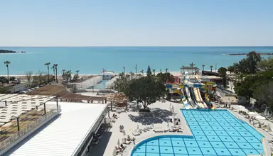 Mira Meridia Beach Resort