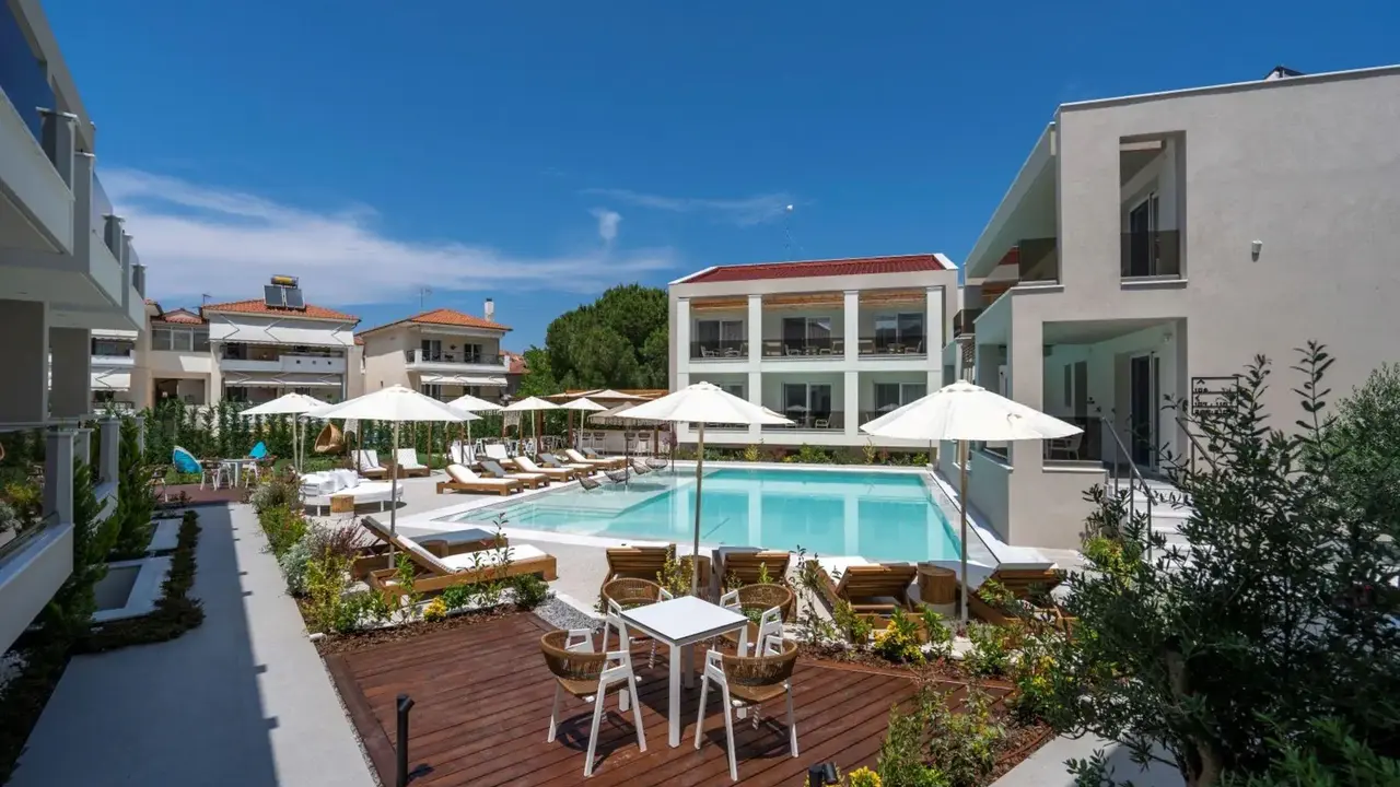 Mirablue Deluxe Residences