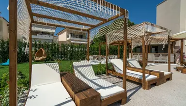 Mirablue Deluxe Residences
