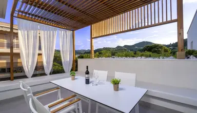Mirablue Deluxe Residences