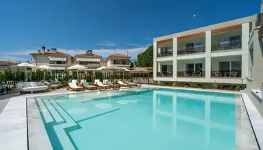 Mirablue Deluxe Residences
