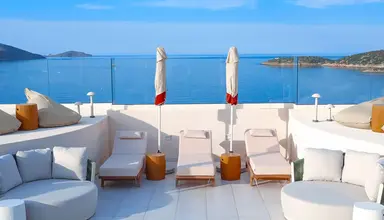 Mistral Bay
