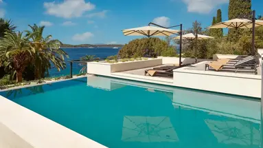 Moeesy, Blue & Green Oasis