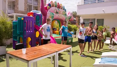 Mokambo Shore