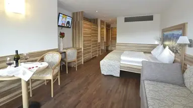 Molaris Lodges