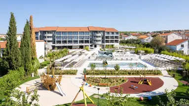 Molum Hotel & Residences