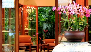 Mom Tri's Villa Royale