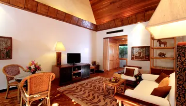 Mom Tri's Villa Royale