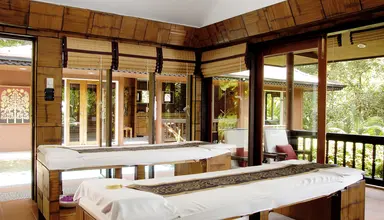 Mom Tri's Villa Royale