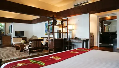 Mom Tri's Villa Royale