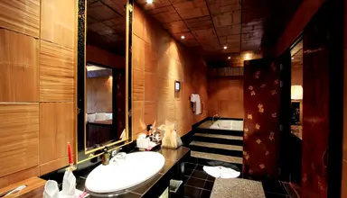 Mom Tri's Villa Royale