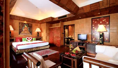 Mom Tri's Villa Royale