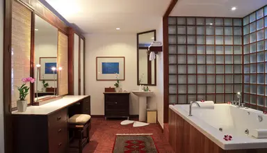 Mom Tri's Villa Royale