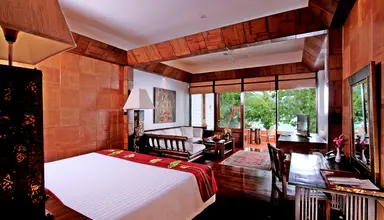 Mom Tri's Villa Royale