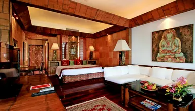 Mom Tri's Villa Royale