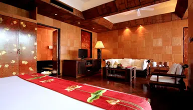 Mom Tri's Villa Royale